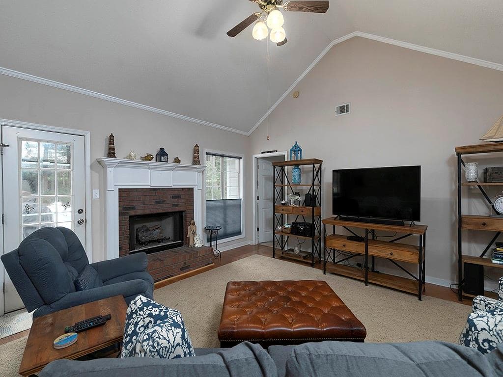 3 bedroom, 2 bathroom, 2,138 sq ft single family residence under contract at 217 Leighs Trace, Mcdonough, GA 30253 — photo 7