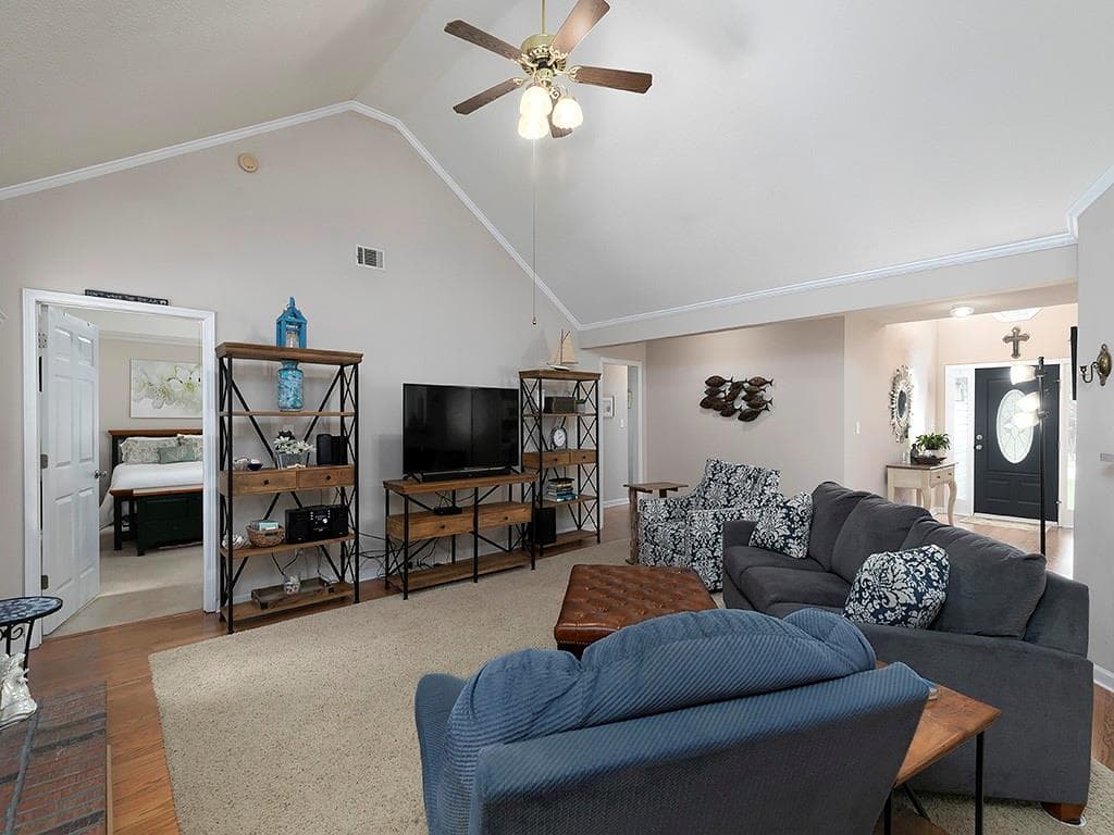 3 bedroom, 2 bathroom, 2,138 sq ft single family residence under contract at 217 Leighs Trace, Mcdonough, GA 30253 — photo 8