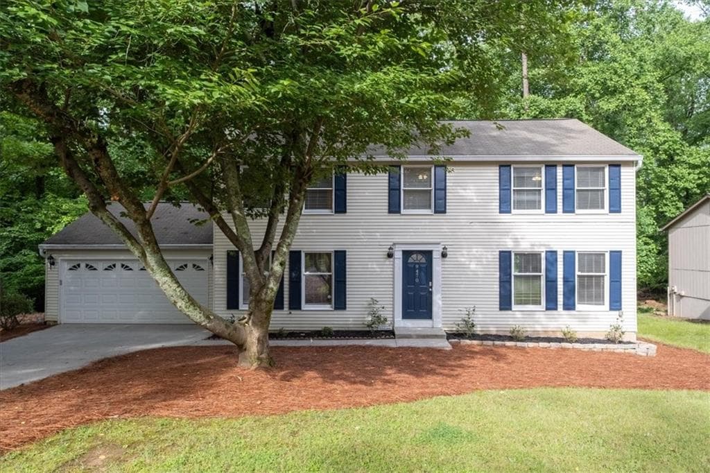 5 bedroom, 3 bathroom, 2,340 sq ft single family residence for rent at 9470 Hillside Drive, Roswell, GA 30076 for $3,500 a month — photo 1 of 36