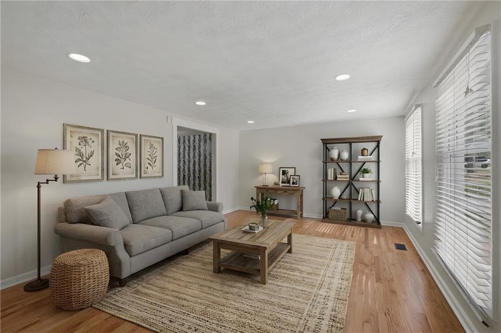 5 bedroom, 3 bathroom, 2,340 sq ft single family residence for rent at 9470 Hillside Drive, Roswell, GA 30076 for $3,500 a month — photo 5