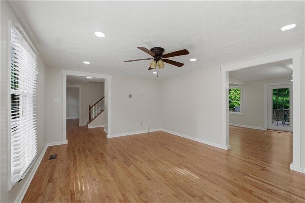 5 bedroom, 3 bathroom, 2,340 sq ft single family residence for rent at 9470 Hillside Drive, Roswell, GA 30076 for $3,500 a month — photo 6