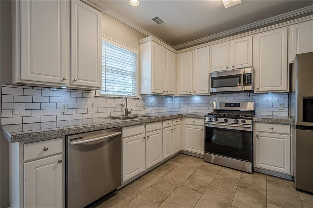 3 bedroom, 3 bathroom, 1,476 sq ft single family residence for rent at 720 Gardenside Circle, Marietta, GA 30067 for $2,750 a month — photo 6