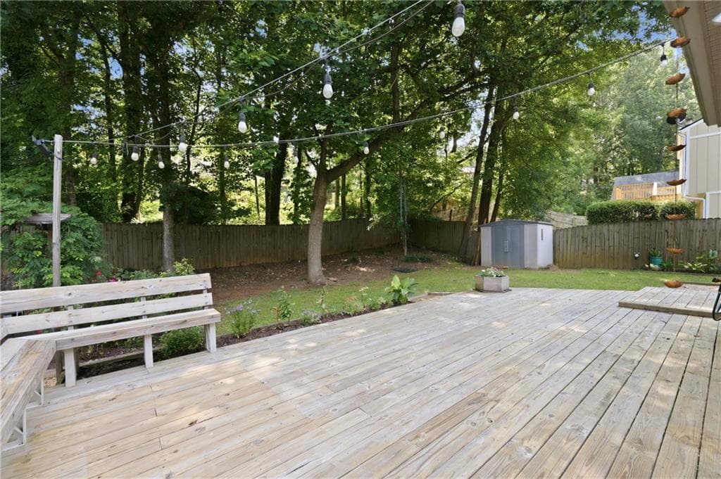 3 bedroom, 3 bathroom, 1,640 sq ft single family residence for sale at 1816 Crescent Hill Drive, Acworth, GA 30102 — photo 3