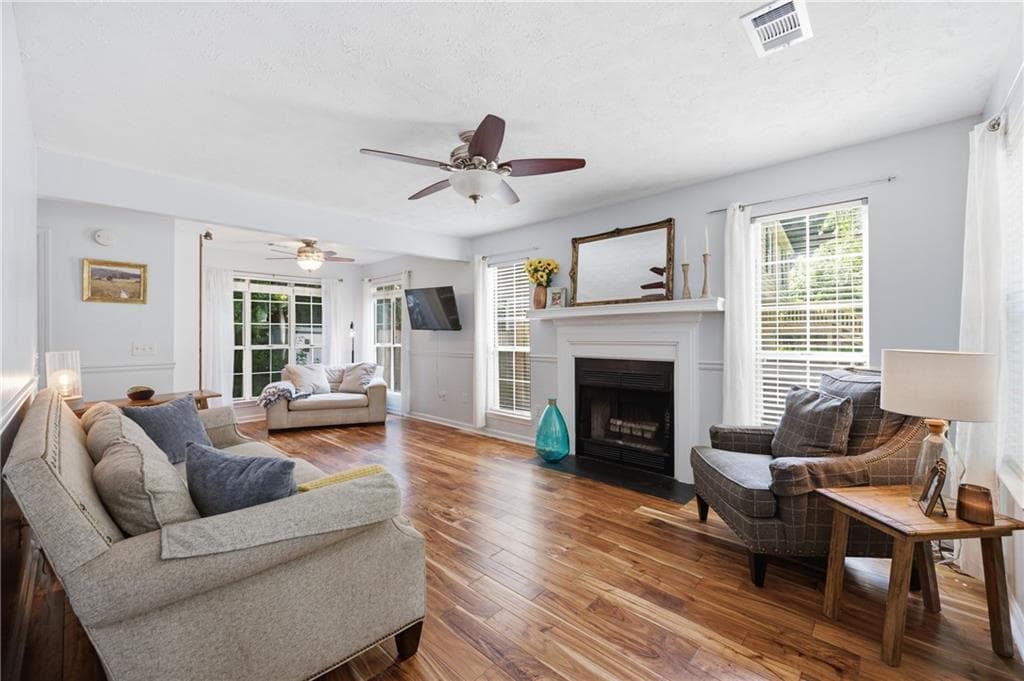 3 bedroom, 3 bathroom, 1,640 sq ft single family residence for sale at 1816 Crescent Hill Drive, Acworth, GA 30102 — photo 9