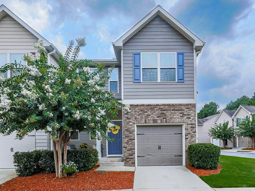 3 bedroom, 3 bathroom, 1,968 sq ft townhouse for sale at 3353 Blue Springs Walk, Kennesaw, GA 30144 — photo 1 of 32