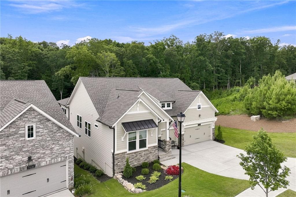 3 bedroom, 2 bathroom, 2,416 sq ft single family residence for sale at 7012 Cottage Grove Drive, Flowery Branch, GA 30542 — photo 3