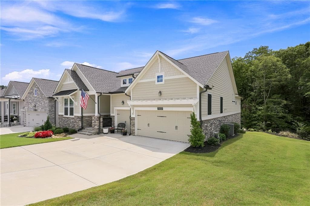 3 bedroom, 2 bathroom, 2,416 sq ft single family residence for sale at 7012 Cottage Grove Drive, Flowery Branch, GA 30542 — photo 2