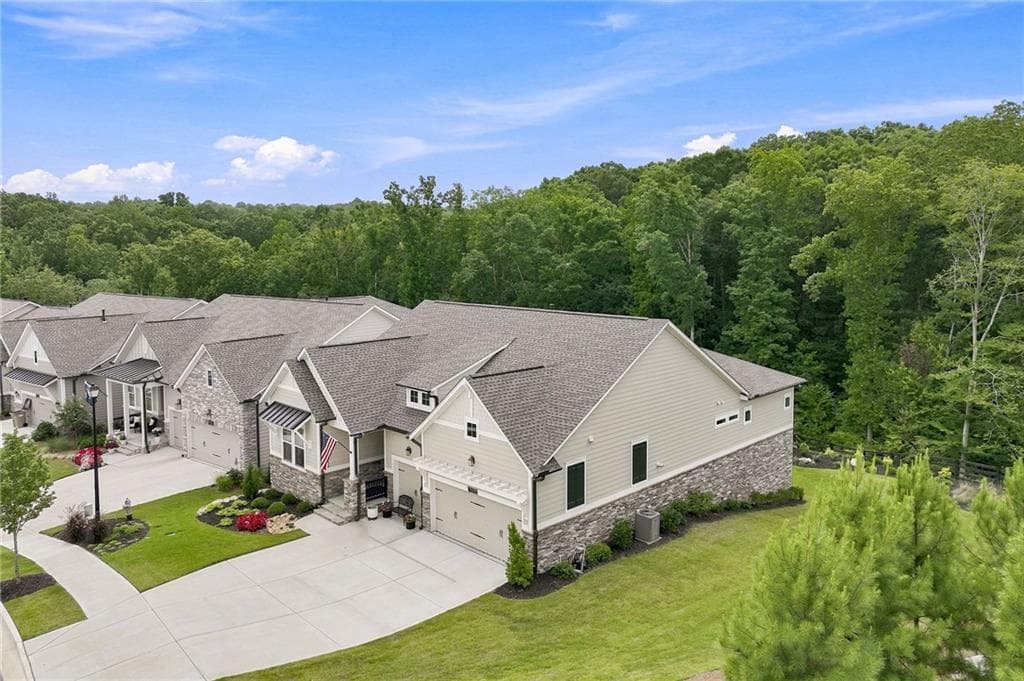 3 bedroom, 2 bathroom, 2,416 sq ft single family residence for sale at 7012 Cottage Grove Drive, Flowery Branch, GA 30542 — photo 6