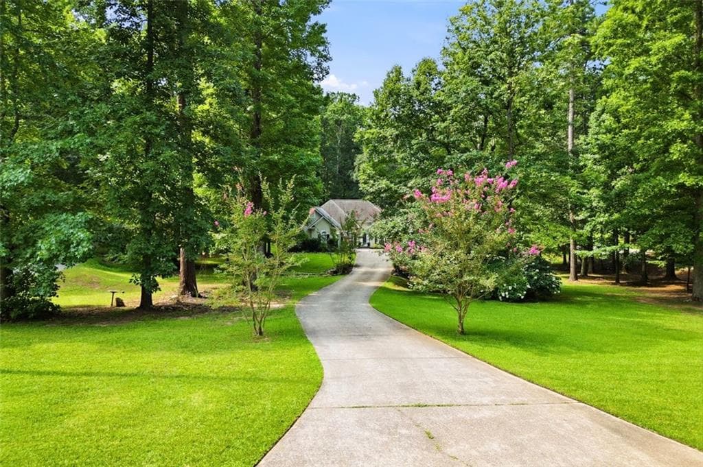 3 bedroom, 2 bathroom, 1,423 sq ft single family residence under contract at 142 Laurel Creek Court, Carrollton, GA 30117