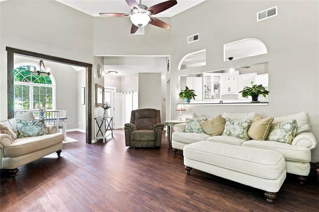 3 bedroom, 2 bathroom, 1,423 sq ft single family residence under contract at 142 Laurel Creek Court, Carrollton, GA 30117 — photo 9
