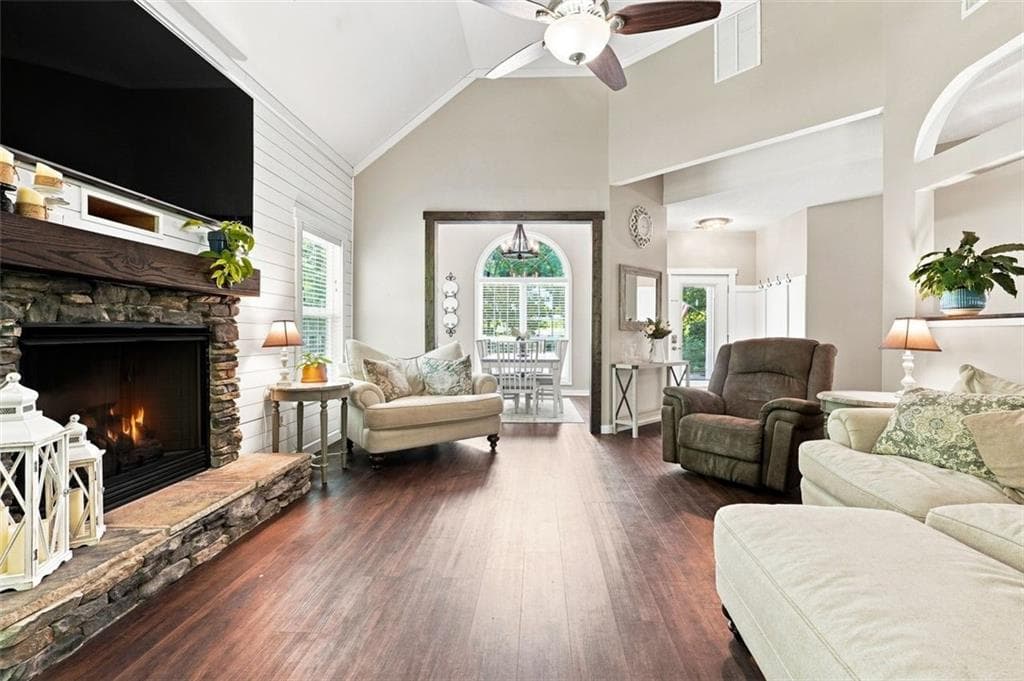 3 bedroom, 2 bathroom, 1,423 sq ft single family residence under contract at 142 Laurel Creek Court, Carrollton, GA 30117 — photo 10