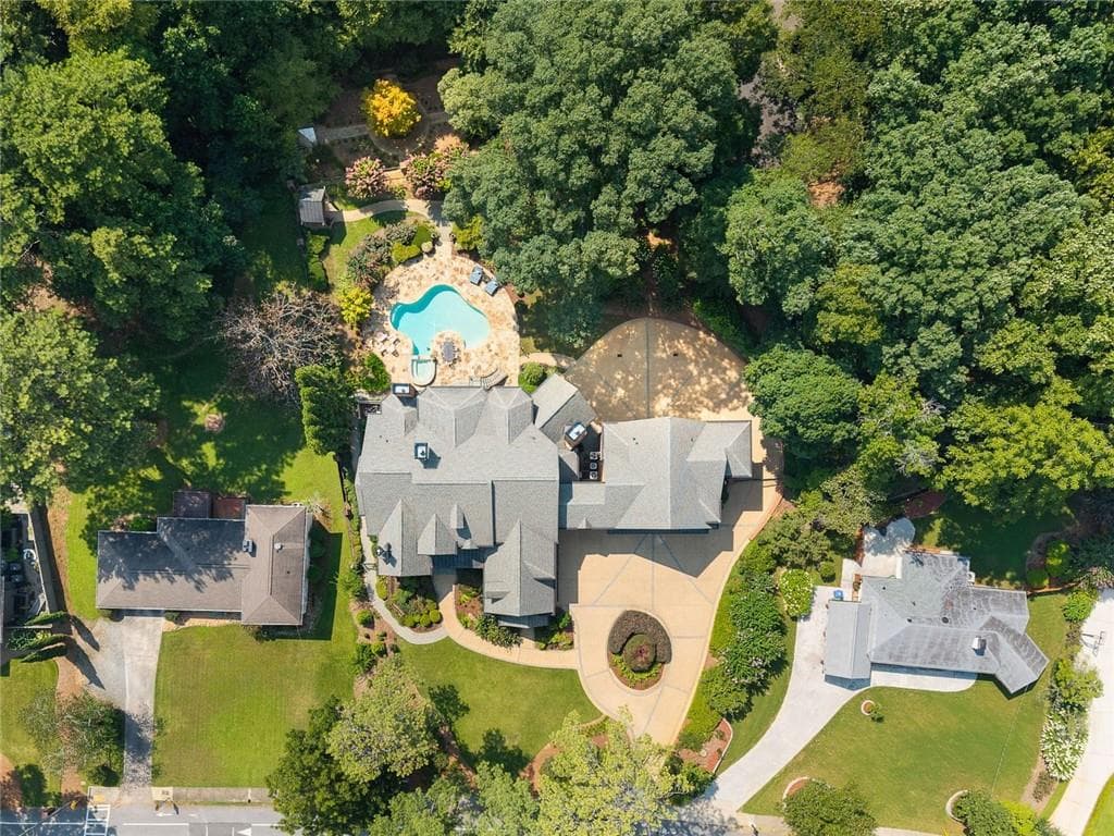 6 bedroom, 7 bathroom, 8,695 sq ft single family residence for sale at 280 Old Ivy Road, Atlanta, GA 30342 — photo 3
