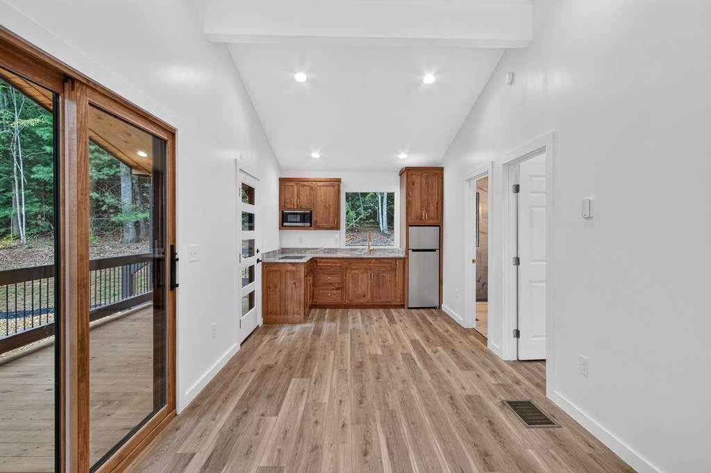 1 bedroom, 1 bathroom, 480 sq ft single family residence under contract at 208 McClure Way, Blue Ridge, GA 30513 — photo 3