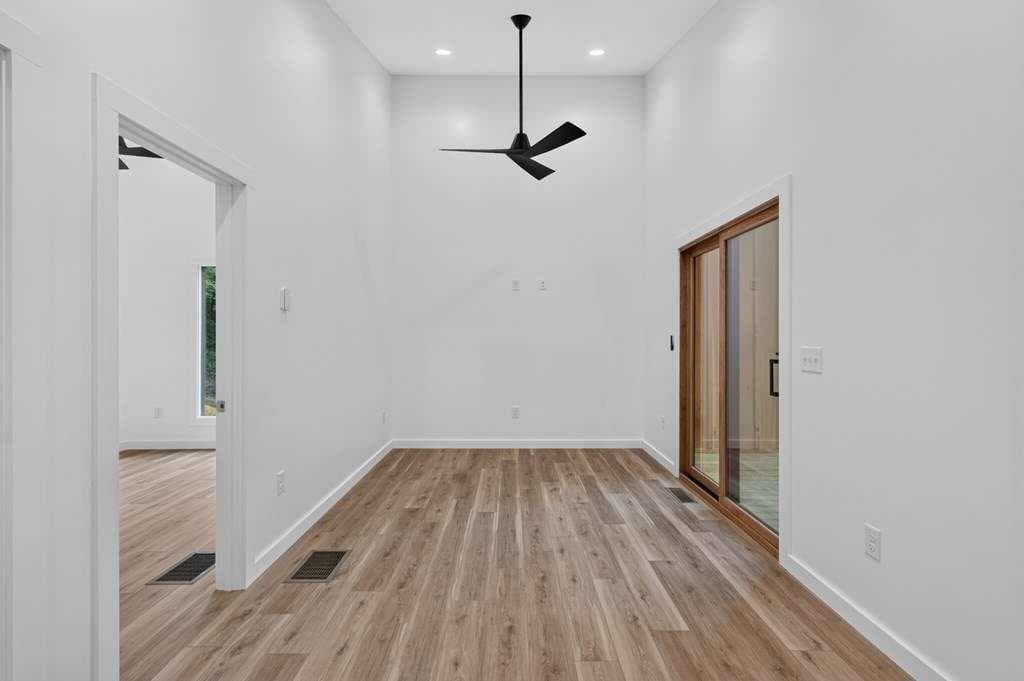 1 bedroom, 1 bathroom, 480 sq ft single family residence under contract at 208 McClure Way, Blue Ridge, GA 30513 — photo 4