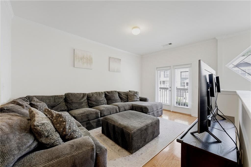 3 bedroom, 4 bathroom, 1,326 sq ft townhouse for sale at 1524 Liberty Parkway, Atlanta, GA 30318 — photo 4