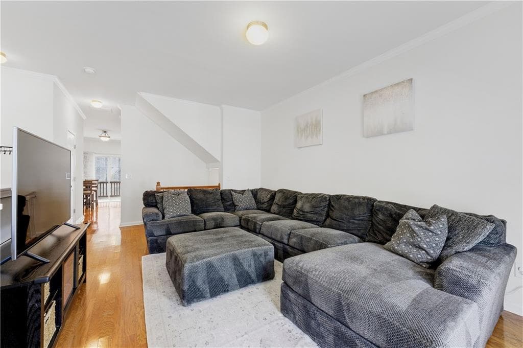3 bedroom, 4 bathroom, 1,326 sq ft townhouse for sale at 1524 Liberty Parkway, Atlanta, GA 30318 — photo 5