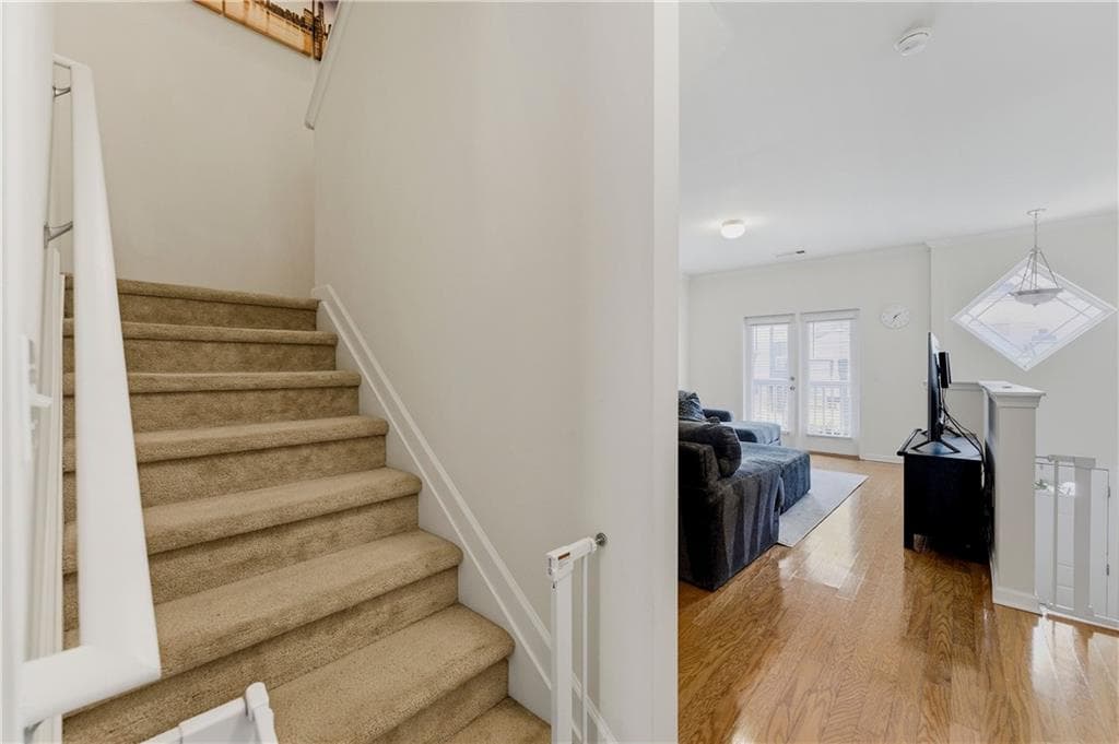 3 bedroom, 4 bathroom, 1,326 sq ft townhouse for sale at 1524 Liberty Parkway, Atlanta, GA 30318 — photo 10