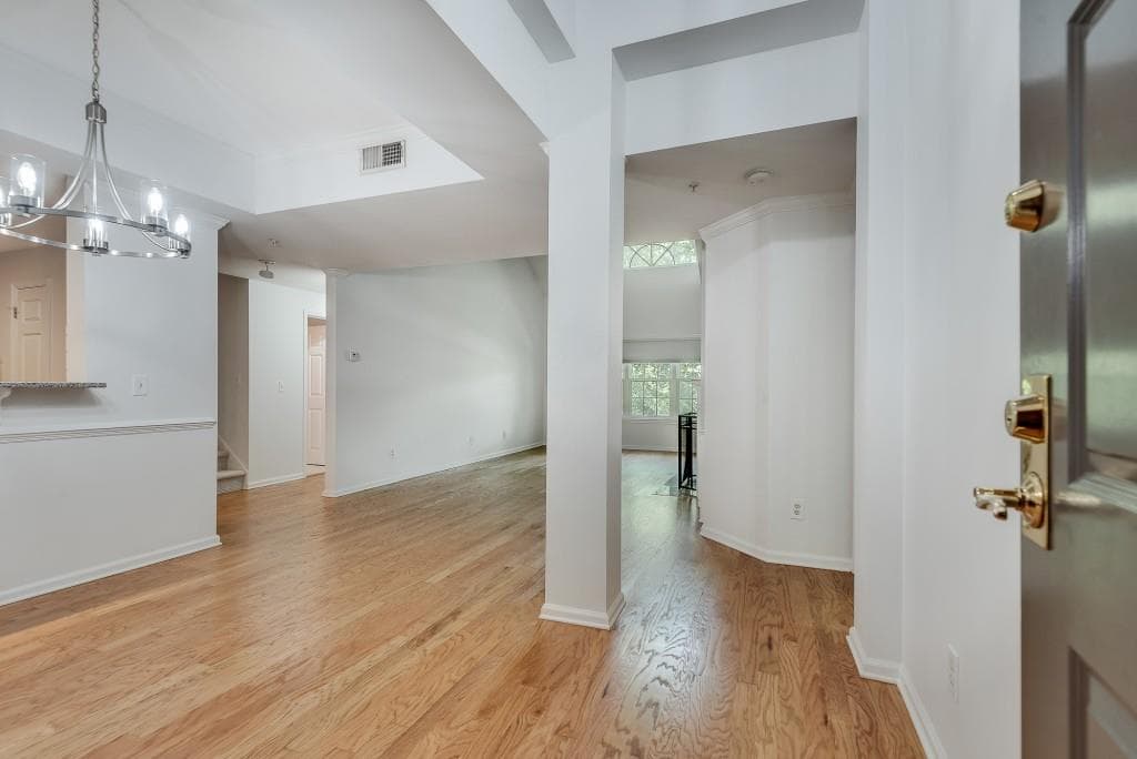 2 bedroom, 2 bathroom, 1,548 sq ft condominium for sale at 424 Lindbergh Drive 308, Atlanta, GA 30305 — photo 6