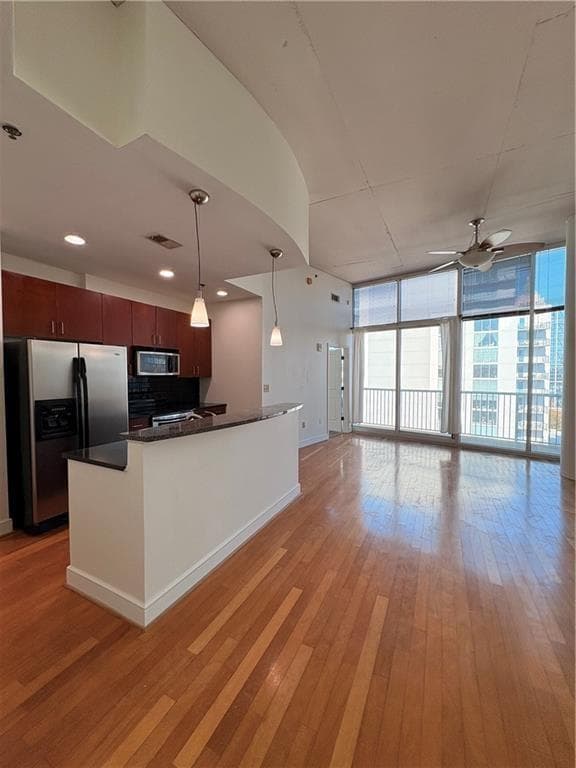 1 bedroom, 1 bathroom, 866 sq ft condominium for rent at 44 Peachtree Place 2030, Atlanta, GA 30309 for $2,250 a month — photo 4