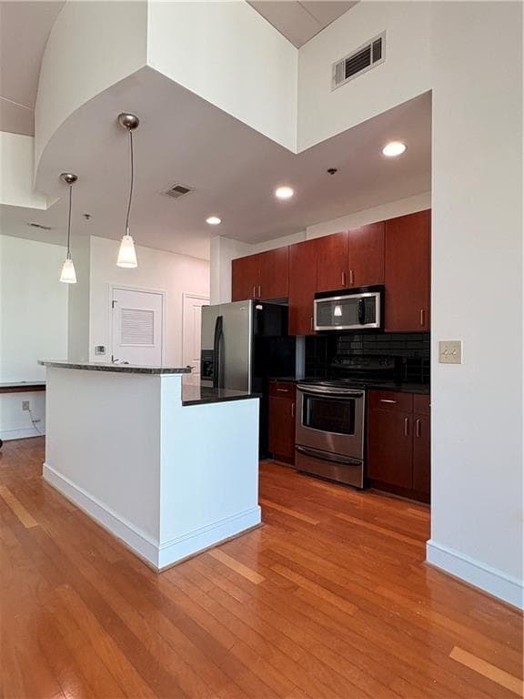 1 bedroom, 1 bathroom, 866 sq ft condominium for rent at 44 Peachtree Place 2030, Atlanta, GA 30309 for $2,250 a month — photo 7
