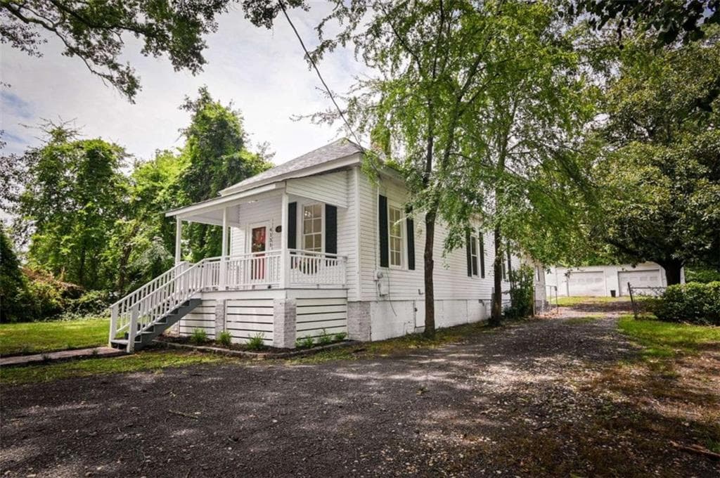 3 bedroom, 1 bathroom, 1,432 sq ft single family residence for sale at 4131 Lott St NE, Covington, GA 30014 — photo 6