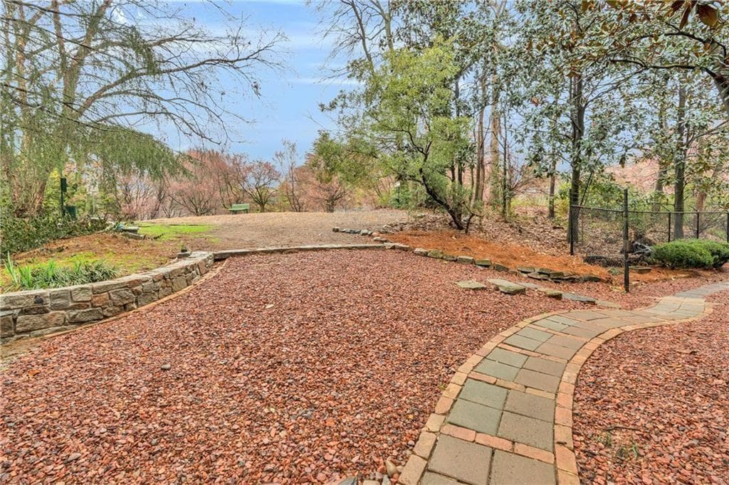 1 bedroom, 1 bathroom, 646 sq ft condominium for sale at 821 Ralph Mcgill Boulevard 3217, Atlanta, GA 30306 — photo 3