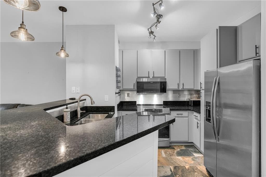 1 bedroom, 1 bathroom, 646 sq ft condominium for sale at 821 Ralph Mcgill Boulevard 3217, Atlanta, GA 30306 — photo 9