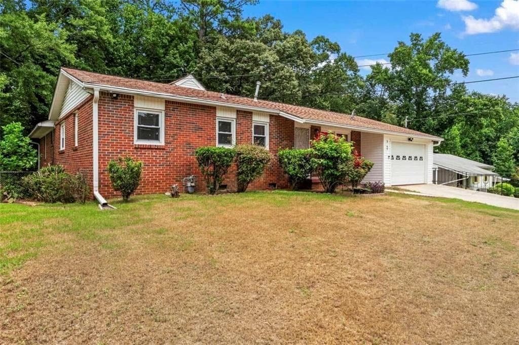 3 bedroom, 2 bathroom, 1,668 sq ft single family residence for rent at 3769 Amber Road, Atlanta, GA 30331 for $2,200 a month — photo 2