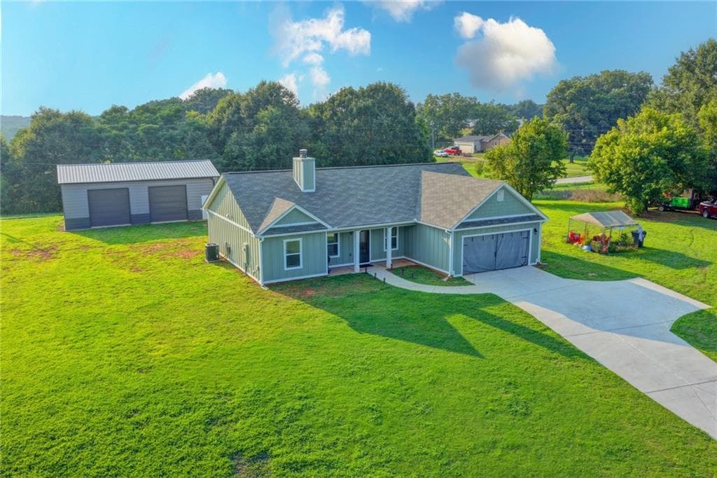 3 bedroom, 2 bathroom, 1,430 sq ft single family residence under contract at 2851 Dawkins Road, Canon, GA 30520 — photo 2