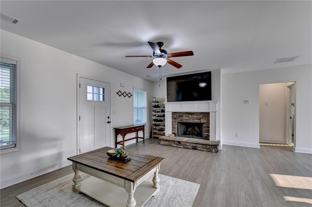 3 bedroom, 2 bathroom, 1,430 sq ft single family residence under contract at 2851 Dawkins Road, Canon, GA 30520 — photo 7