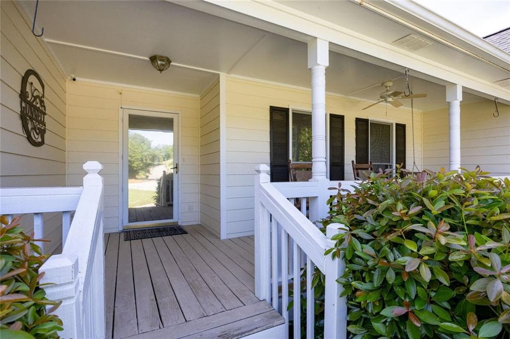 4 bedroom, 2 bathroom, 2,200 sq ft single family residence for sale at 200 Bomar Lane, Douglasville, GA 30134 — photo 2