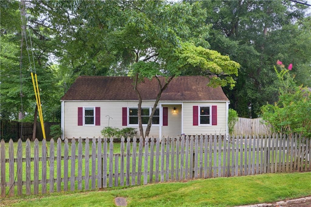 3 bedroom, 2 bathroom, 1,500 sq ft single family residence for rent at 1799 Ellington Street, Decatur, GA 30032 for $2,000 a month — photo 2