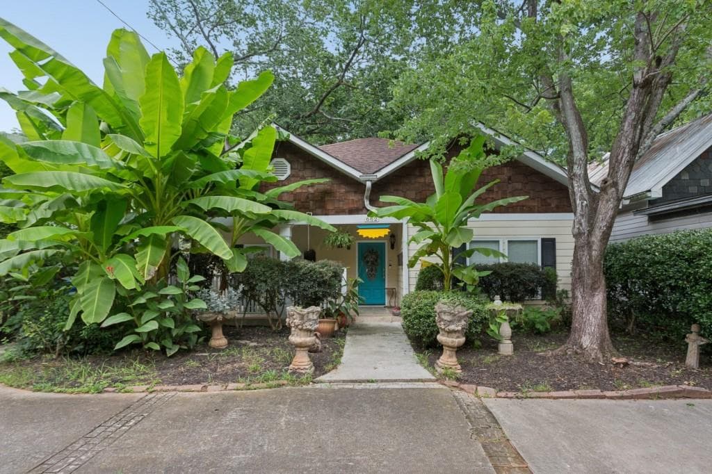 6 bedroom, 4 bathroom, 3,608 sq ft single family residence for sale at 662 Hansell Street, Atlanta, GA 30312