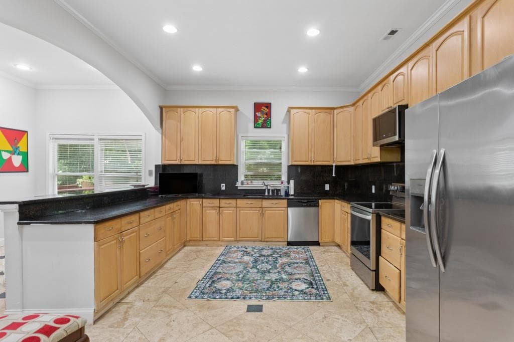 6 bedroom, 4 bathroom, 3,608 sq ft single family residence for sale at 662 Hansell Street, Atlanta, GA 30312 — photo 4