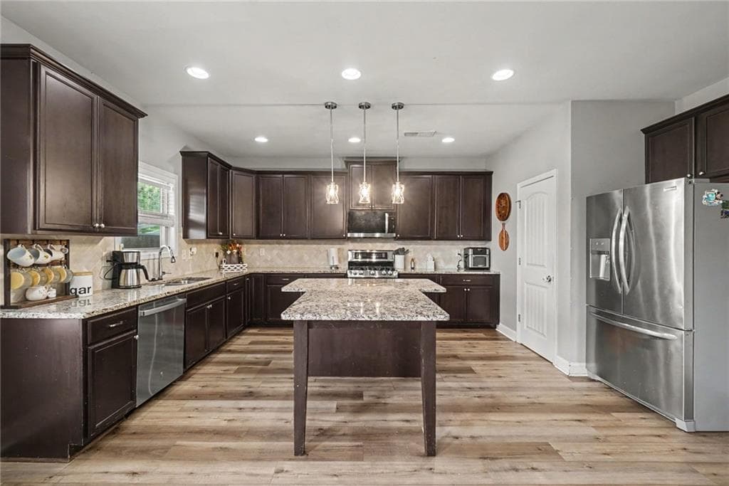4 bedroom, 3 bathroom, 2,530 sq ft single family residence under contract at 89 Alder Landing, Dallas, GA 30132 — photo 9