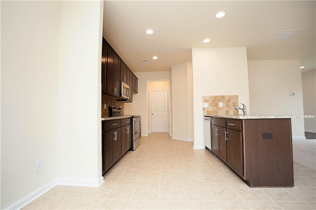 4 bedroom, 4 bathroom, 2,800 sq ft single family residence for rent at 4355 Almanor Circle, Norcross, GA 30071 for $2,800 a month — photo 10