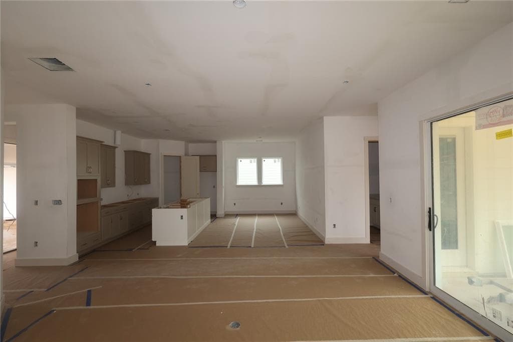 3 bedroom, 2 bathroom, 1,893 sq ft single family residence for sale at 1406 Autumn Lake Drive, Gainesville, GA 30504 — photo 5