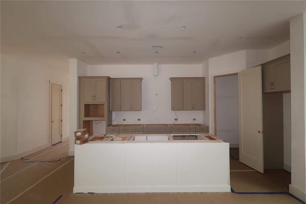 3 bedroom, 2 bathroom, 1,893 sq ft single family residence for sale at 1406 Autumn Lake Drive, Gainesville, GA 30504 — photo 6