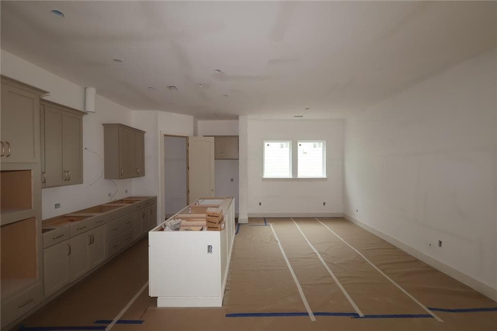3 bedroom, 2 bathroom, 1,893 sq ft single family residence for sale at 1406 Autumn Lake Drive, Gainesville, GA 30504 — photo 7