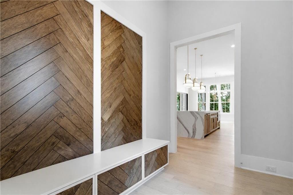 6 bedroom, 7 bathroom, 5,782 sq ft single family residence for sale at 205 Shady Grove Lane, Alpharetta, GA 30009 — photo 4