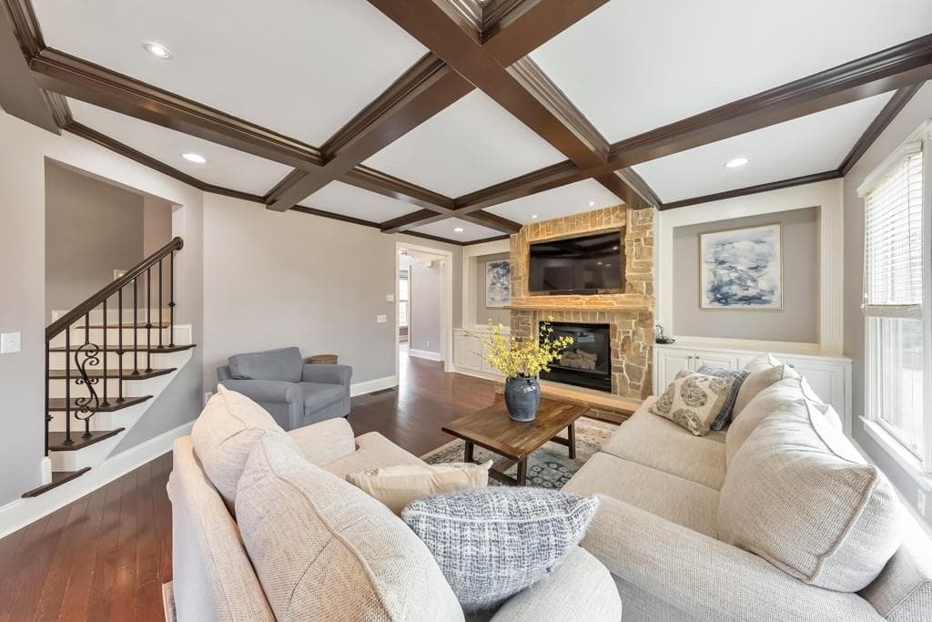 8 bedroom, 5 bathroom, 4,788 sq ft single family residence for sale at 62 Applewood Lane, Acworth, GA 30101 — photo 2