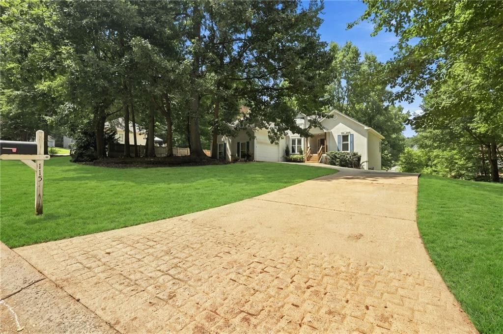6 bedroom, 4 bathroom, 2,965 sq ft single family residence under contract at 115 Camden Woods Place, Dallas, GA 30157 — photo 5