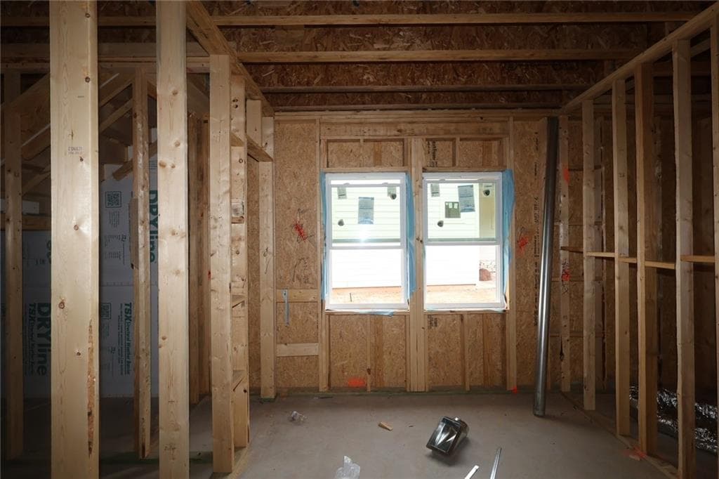 4 bedroom, 4 bathroom, 3,020 sq ft single family residence under contract at 1402 Autumn Lake Drive, Gainesville, GA 30504 — photo 6