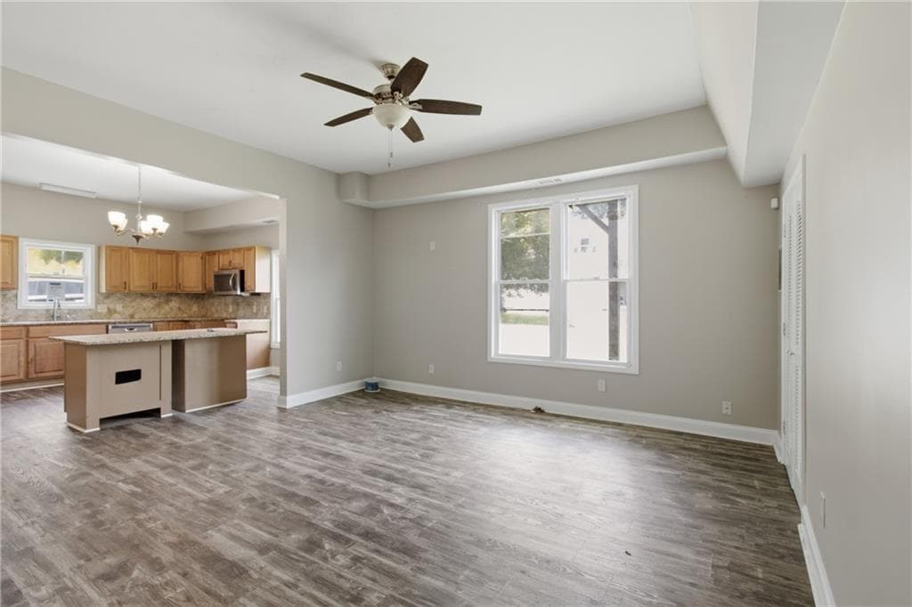 7 bedroom, 7 bathroom, 2,194 sq ft single family residence under contract at 2997 Stone Mountain Street, Lithonia, GA 30058 — photo 3