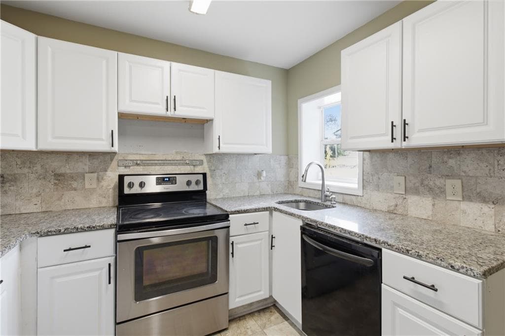 7 bedroom, 7 bathroom, 2,194 sq ft single family residence under contract at 2997 Stone Mountain Street, Lithonia, GA 30058 — photo 5