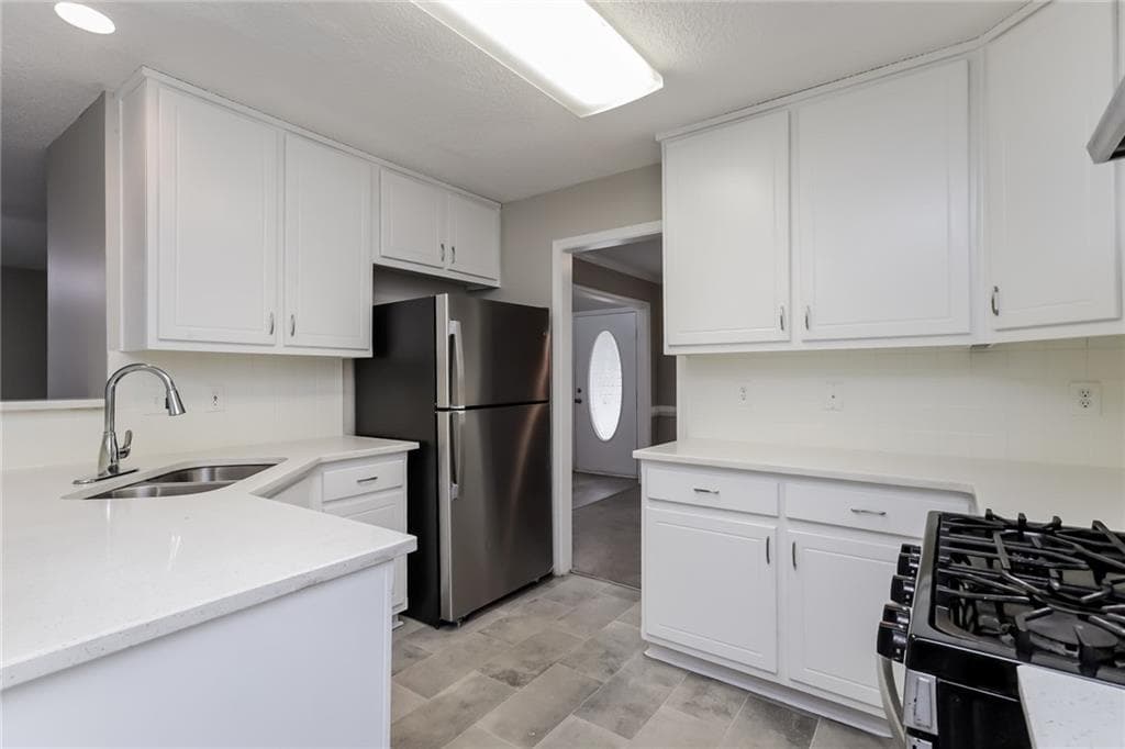 3 bedroom, 3 bathroom, 2,122 sq ft single family residence for rent at 3576 Mitchells Glen Court, Ellenwood, GA 30294 for $2,300 a month — photo 2