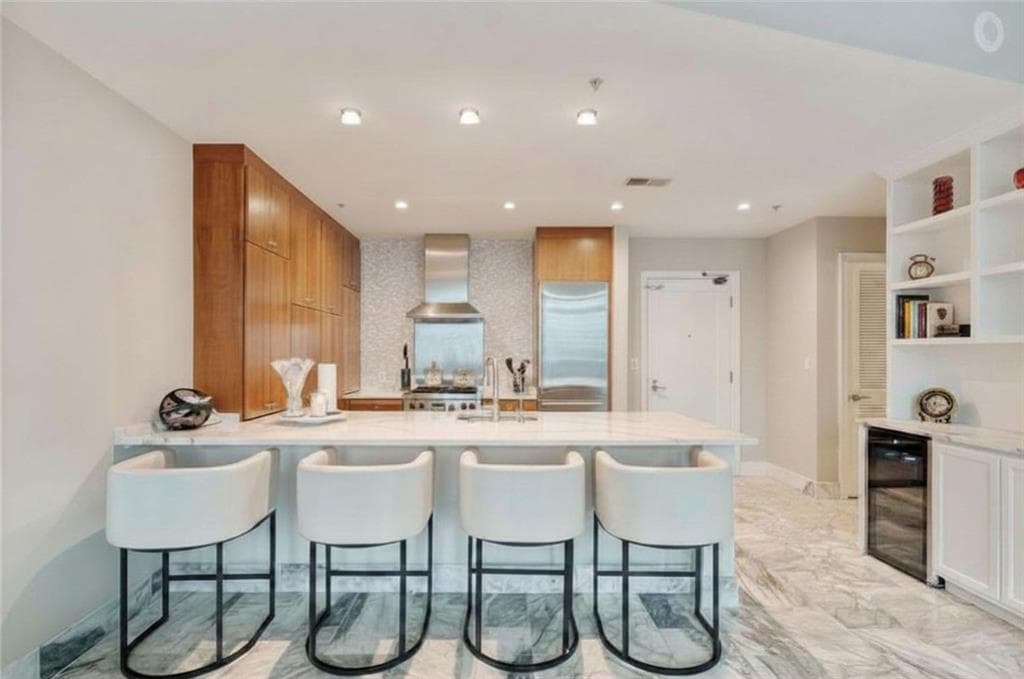 1 bedroom, 1 bathroom, 944 sq ft condominium for sale at 3325 Piedmont Road 1709, Atlanta, GA 30305 — photo 5