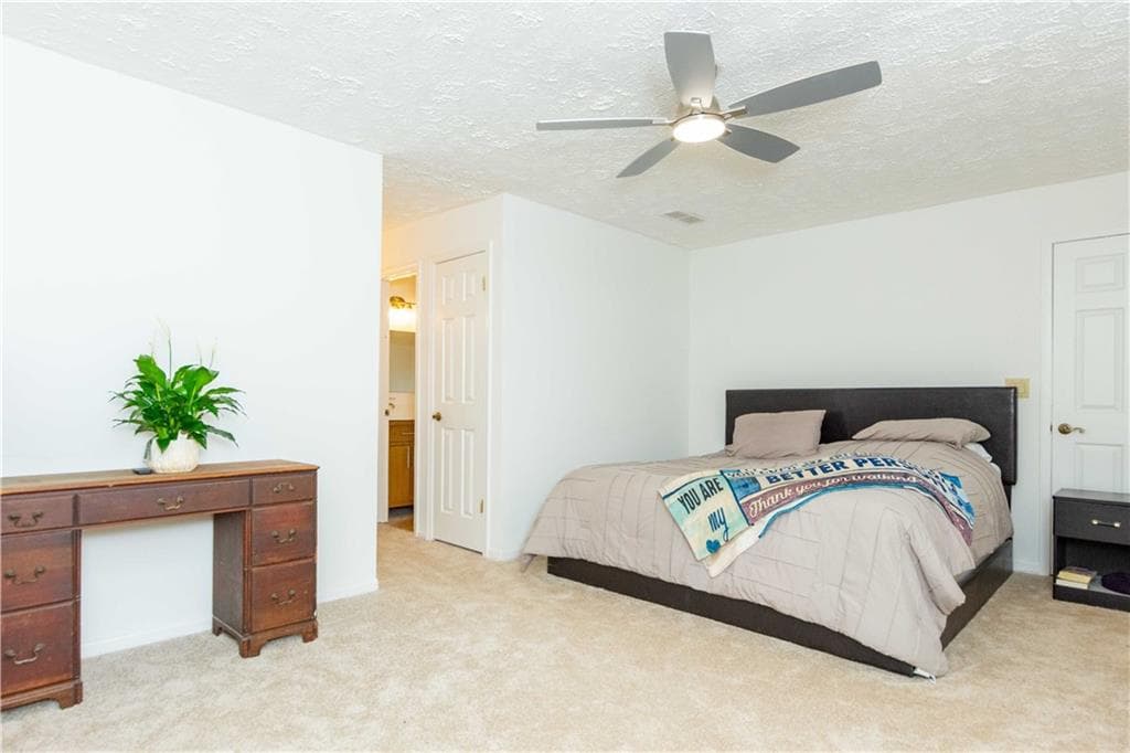 4 bedroom, 3 bathroom, 1,809 sq ft single family residence under contract at 5003 Abbey Lane, Lilburn, GA 30047 — photo 3