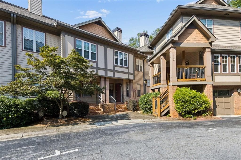 2 bedroom, 3 bathroom, 1,264 sq ft townhouse sold at 1344 Stillwood Chase, Atlanta, GA 30306