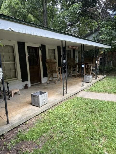 3 bedroom, 1 bathroom, 864 sq ft single family residence for sale at 20 S Scruggs Street, Mountain City, GA 30562 — photo 4